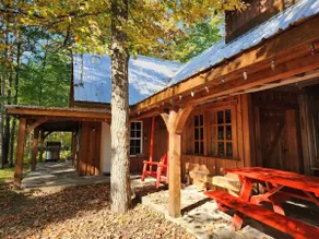 The Nadeau cabin, warm and wooded - Image 2