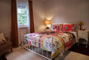 Weona Cottage - mountain views, walk to Leura - Image 2