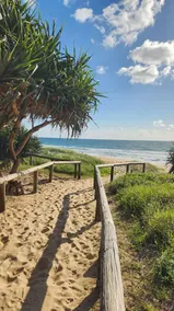 Family-Friendly 3BR unit by Beach, Shops, Hospital - Image 2