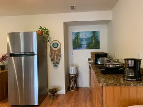 Spacious Cozy Suite - Image 5
