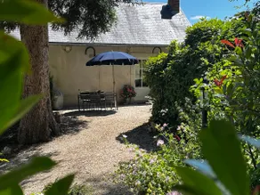 Cozy cottage in the garden of Chateau les Roches - Image 4