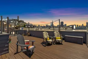 Penthouse Dream: Luxe Views in Iconic North Beach - Image 2