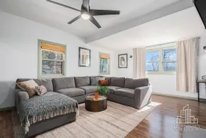 City Views at Downtown Overlook • 2BR Retreat - Image 4