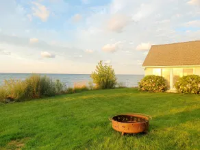 Lakefront Oasis near Lewiston & Niagara Falls - Image 4