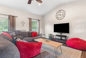 The Holly & Ivy - Close to LU | 4B/2BA |Games, Den - Image 5