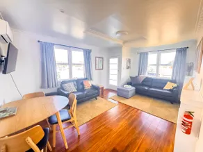 CBD Unit 1 * 2 bedroom apartment - Image 3