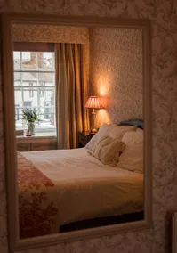 Superb Character Home~5* Centre Located~Lakes Stay - Image 2