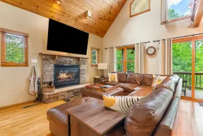 Treehouse Lodge | Modern Cabin with Mountain Views - Image 3