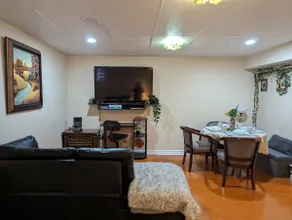 Suite Dreams Spacious Executive Suite - Image 4
