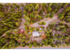 Rustic Log Cabin by Crescent Lake - Image 3