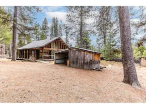 Rustic Log Cabin by Crescent Lake - Image 2