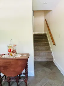 Stylish/Comfortable Sanctuary - Image 3