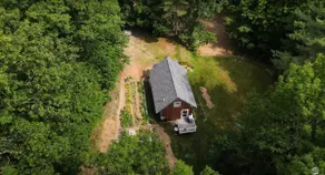 2 Bedroom Small Vermont Cabin with Outdoor Bathtub - Image 3