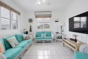Beachfront house with pool for 10 guests - Image 3