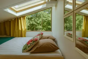 Year-round glamping tent by the lake - Image 3