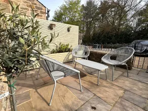 Peak District property with direct canal access - Image 5