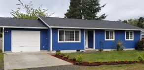 Cozy Bungalow/3 bdrm/large backyard/ near Beach - Image 2