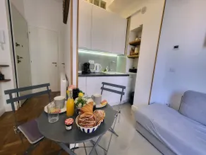 Sunny Escape | Beachside Stay | AC | 2 Guests - Image 5