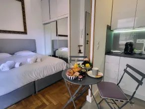 Sunny Escape | Beachside Stay | AC | 2 Guests - Image 3