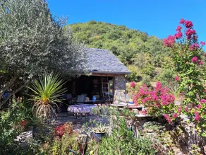 Close to swimming/canoeing | Terrace & garden - Image 2