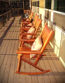 WOW*Family-Friendly*Lakefront*Huge Deck*Comfy Beds - Image 2