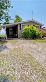 Beautiful Lakefront Cottage Stunning Views - Image 3