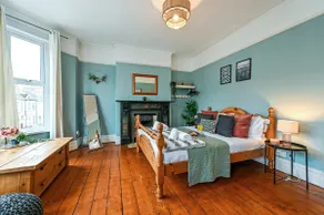 Beautiful Townhouse, great location - Pet Friendly - Image 3