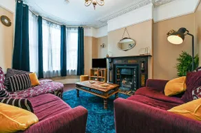 Beautiful Townhouse, great location - Pet Friendly - Image 5