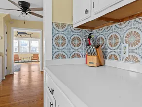 3 BR -no guest fee-cozy beach house- near newport. - Image 3