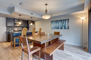 3BR, 1250SQFT, NATURE, HOT TUB, KING BEDS, PETS OK - Image 3