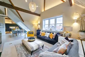 Exclusive 3 Bedroom Penthouse - 2 Bath & Mezzanine - Image 2
