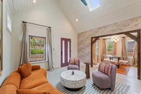 Cute & Cozy Stay; Skylight View + Free Parking - Image 2