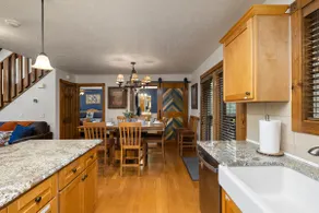 Fourmile Creek Cabin 4 Master Jacuzzi Suites - Image 5