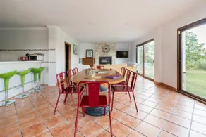Country house with a pool and views - Image 4