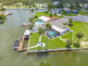 Waterfront Serenity: Newly refreshed! Pool/Dock - Image 2