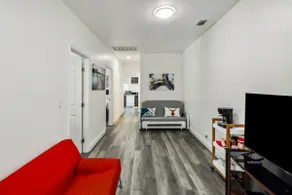 Charming Renovated 2Bedroom 1Bath HalfPlex - Image 3