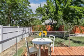 Charming Renovated 2Bedroom 1Bath HalfPlex - Image 4