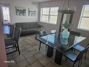 NEW'SeaBreeze'#407 Spacious 2 Bed Apt with Balcony - Image 2