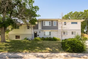 Spacious 5BR | King Beds, Fire Pit & Big Kitchen - Image 3