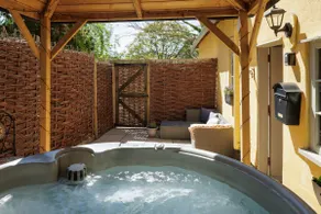 Hot tub, masseuse, private chef, pizza oven, fire place and dog friendly  - Image 2