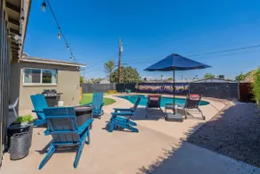 Backyard Oasis~Safe Area~King Bed~Heated Pool~Golf - Image 5