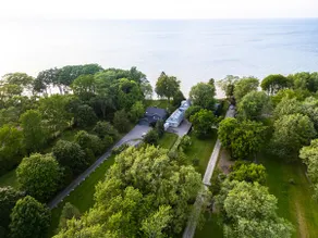 Stunning Waterfront Estate with private beach - Image 2