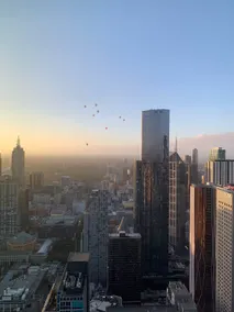 53F Luxury Melb CBD 3BR.2Bath. 8Pax. Free 2Carpark - Image 2