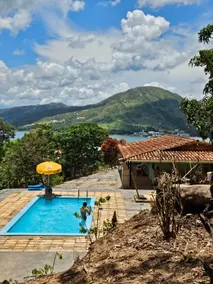 Capitolio retreat with pool overlooking the lake - Image 2