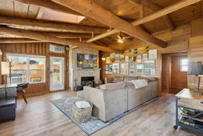 Lakefront Log Cabin - Kayaks & Outdoor Fireplace - Image 3