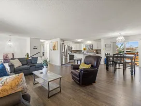 Spacious/Modern home/KINGSIZE BED near waterfront. - Image 5