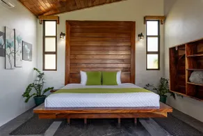 Private Tree House with A/C, Jacuzzi, and Views - Image 2