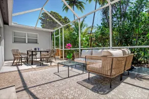 West Palm Beach Elegant 5BR with Hot Tub and Fire Pit Near Beach - Image 4