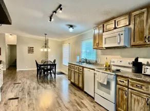 Rustic Relaxation. Recently Renovated! - Image 3