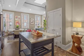 Designer's Finest 1 Br Best Armory Sq Location - Image 4